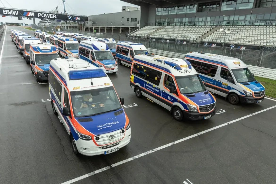 Bundesweites Treffen der ASB-Wünschewagen