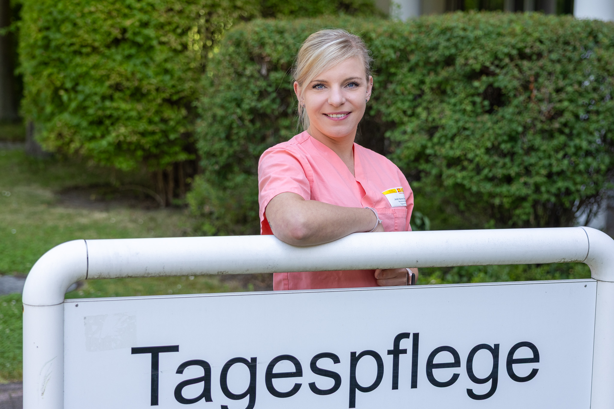 Janet_Hanschmann.jpg Janet_Hanschmann.jpg