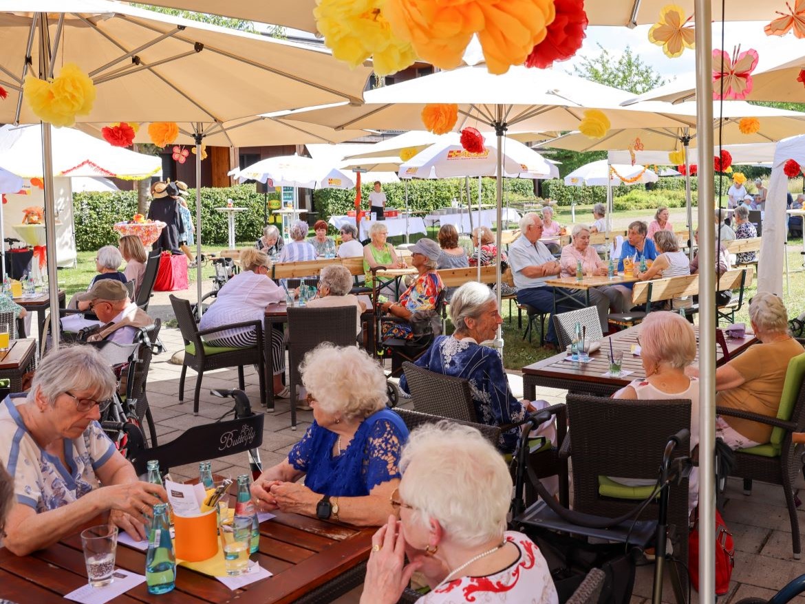 Sommerfest mit den „Pflegelheimern“ im „Sonnenpark“ 