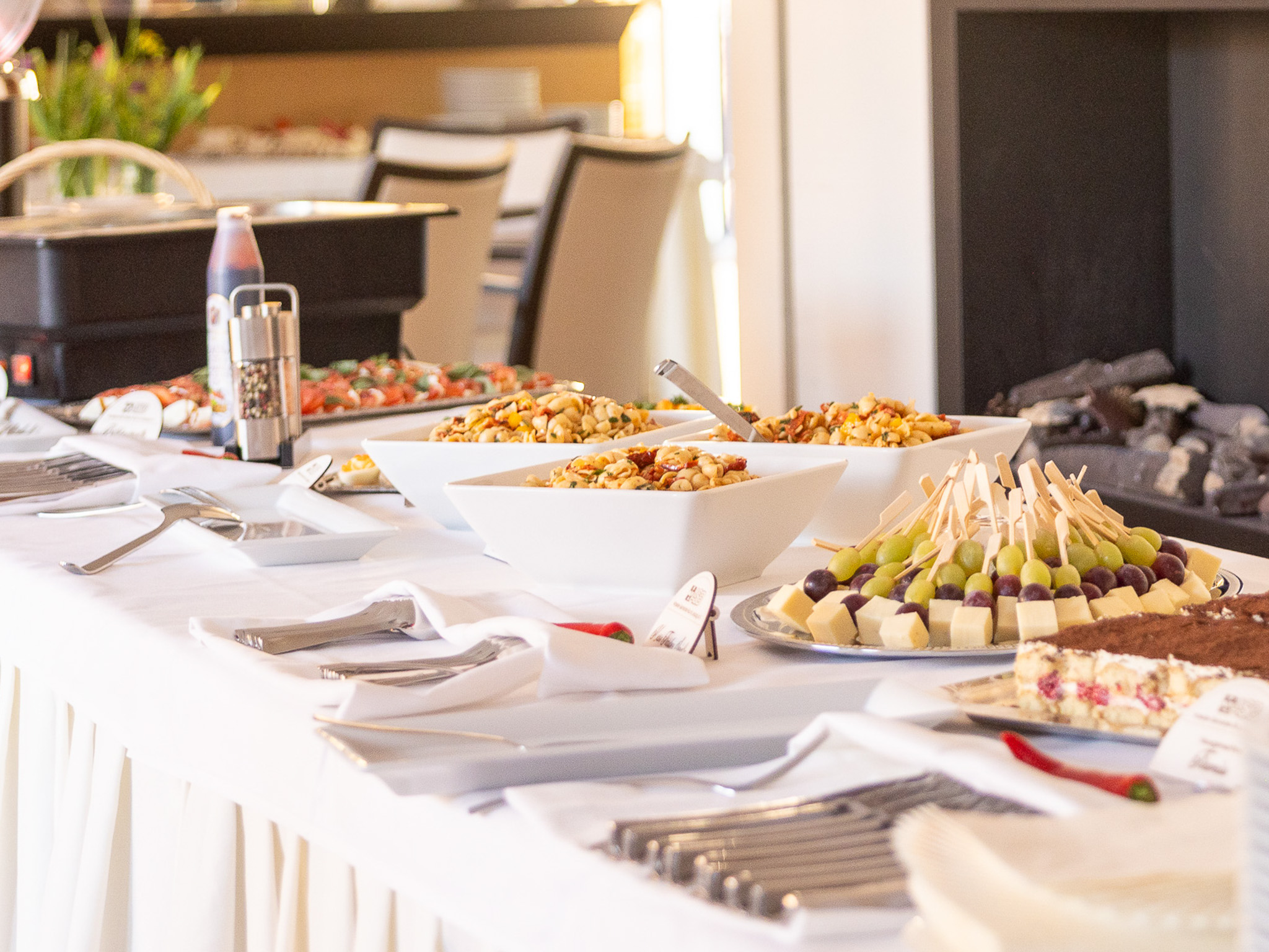 Cafe-Bistro-Team_web.jpg Catering-492A5396-2.jpg