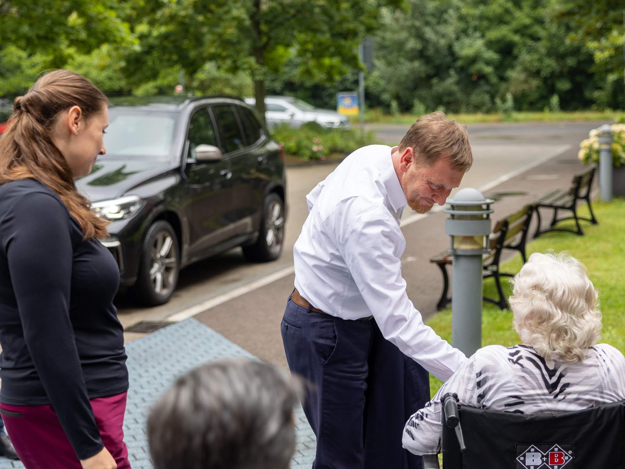 Ministerpräsident und Stadträtin besuchen Haus 