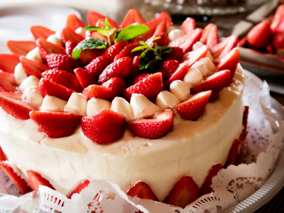 Erdbeertorte Genießen Sie die saisonalen Köstlichkeiten im Café & Bistro